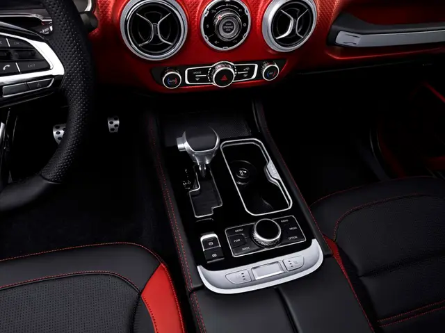 Interior del BAIC BJ40, foto 2 de 3