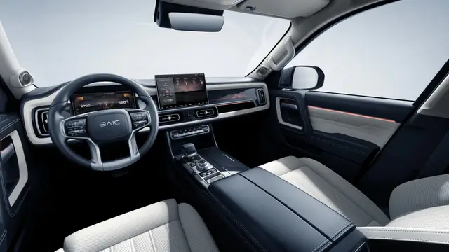 Interior del BAIC BJ60, foto 1 de 4